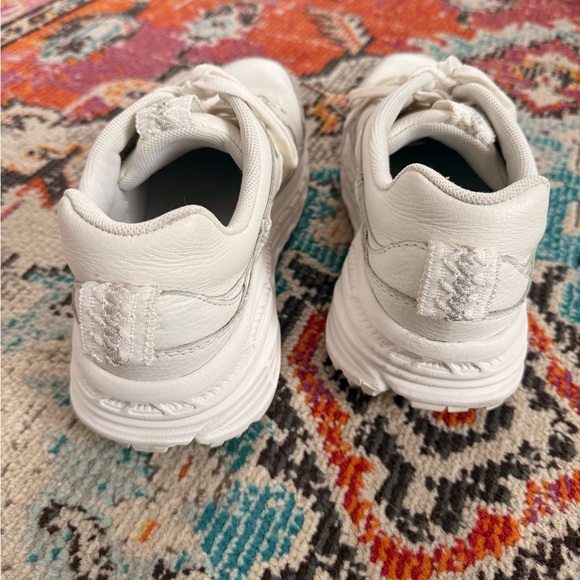 UGG CHUNKY WHITE DAD SNEAKER - Picture 7 of 10